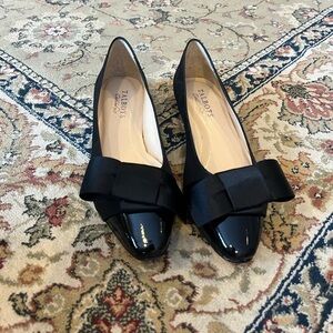 Talbots Black Ribbon flats Patent leather BNIB W5.5 bow accent almond toe